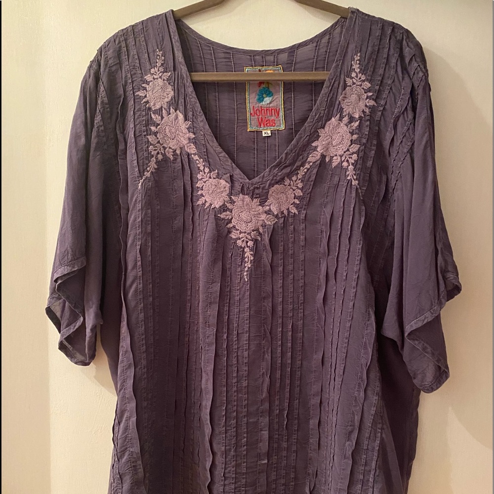 Johnny Was V Neck lightweight tonal embroidered top.